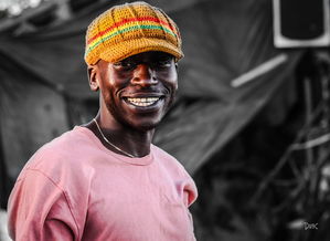 米兰电竞平台-英超比赛中裁判语调与非语言行为对球员情绪波动的影响,用语言或行为对裁判员的判决表示异议